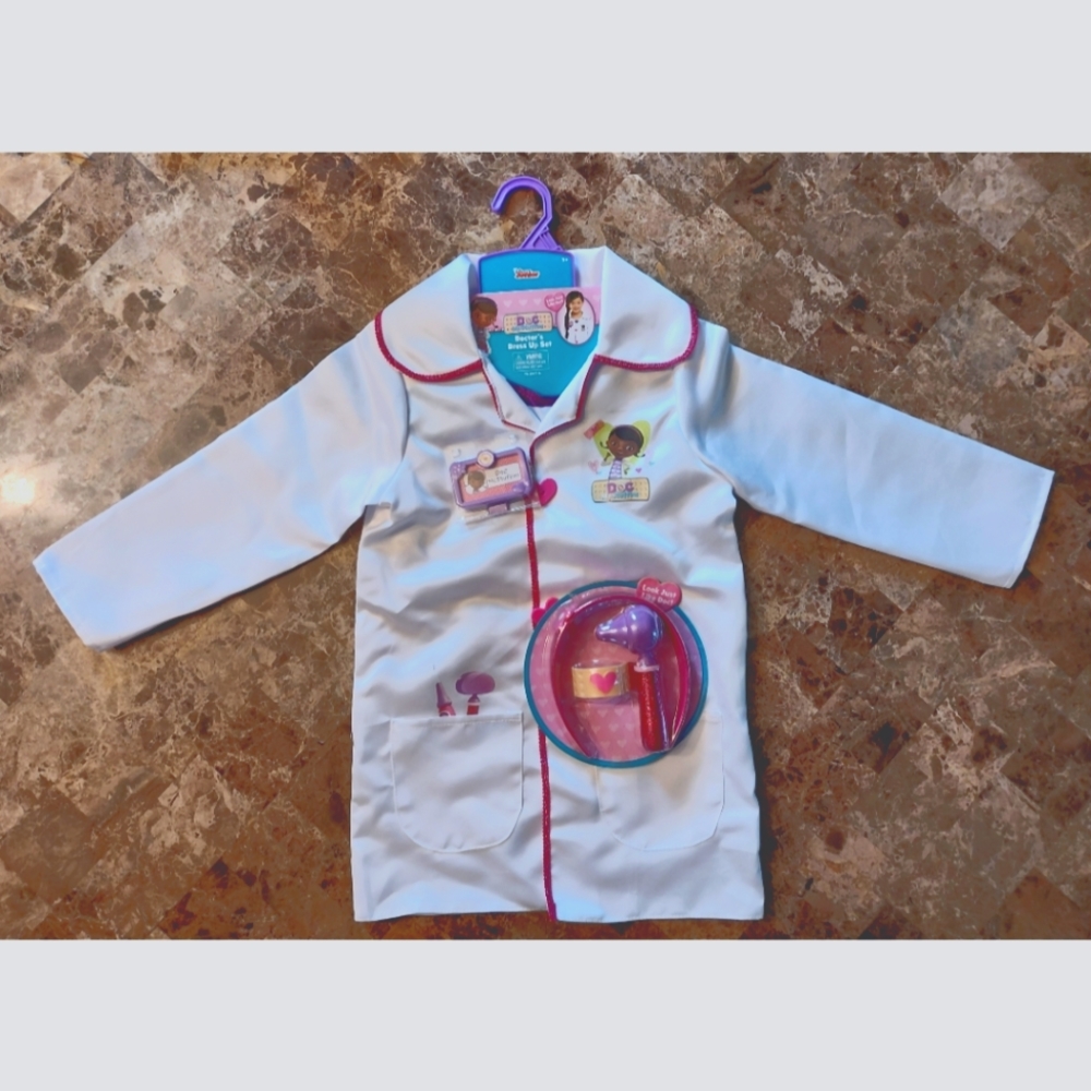 NEW Disney Junior Doc McStuffins size 4-6x Doctor's Dress Up Set